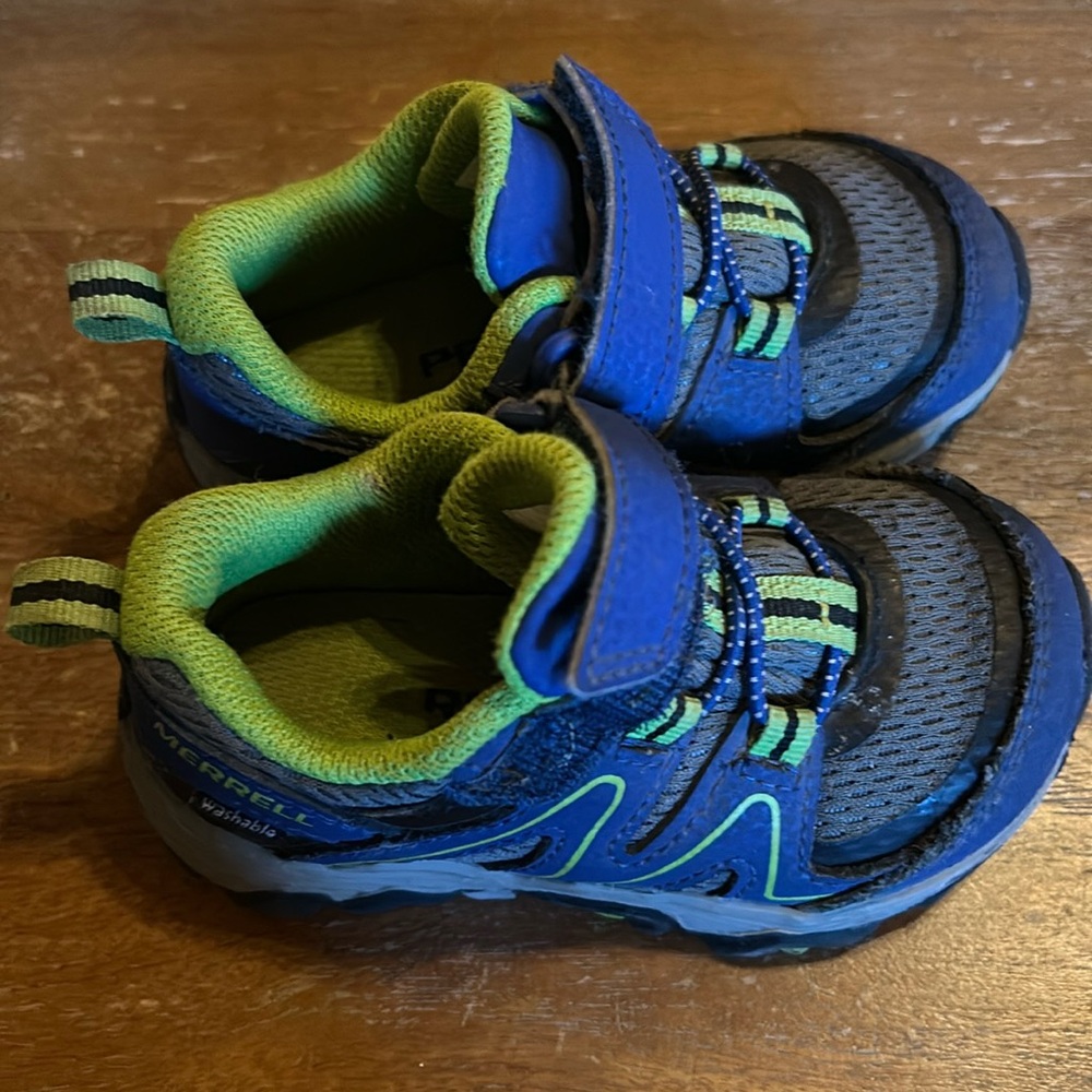 Merrell Toddler Sneakers, size 6, washable
